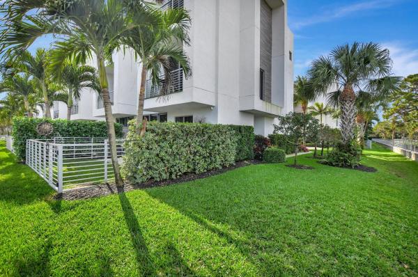 Moderne Boca, 4240 NW 17th Ave, Boca Raton, Florida 33431, image 1