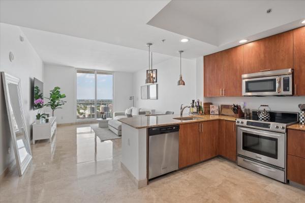 Strada 315, 315 NE 3rd Ave #2108, Fort Lauderdale, Florida 33301, image 2