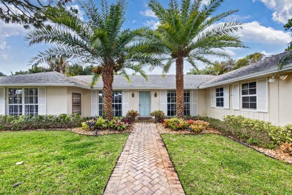 Tequesta Country Club, 291 Country Club Dr, Tequesta, Florida 33469, image 1
