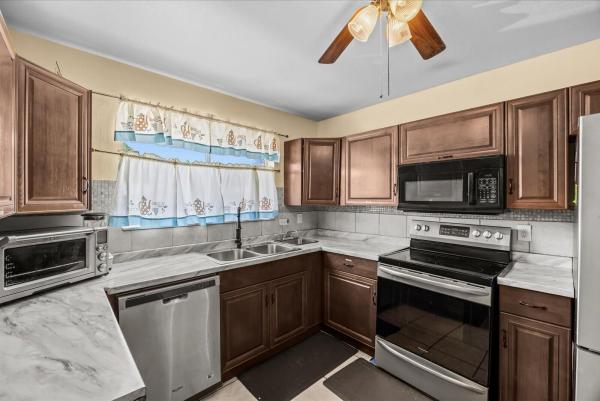 Rainier Lakes At Sandhill Crossing, 2073 SE Rainier Rd, Port St. Lucie, Florida 34952, image 1