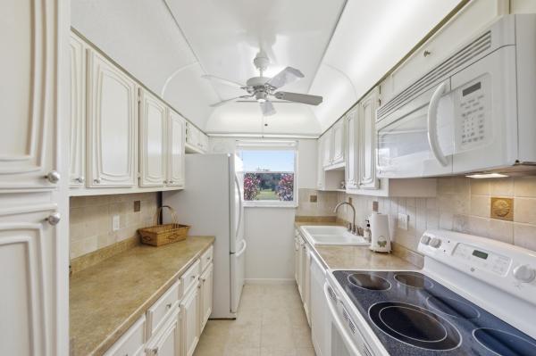 High Point Of Delray 4, 940 S Drive Ter #A, Delray Beach, Florida 33445, image 1