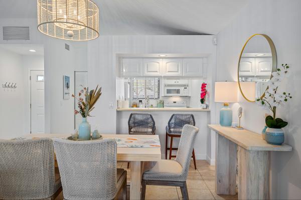 Club Cottages, 913 Club Dr, Palm Beach Gardens, Florida 33418, image 2