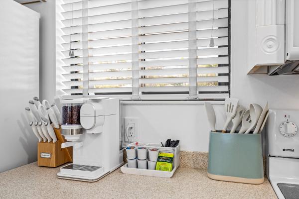 Club Cottages, 913 Club Dr, Palm Beach Gardens, Florida 33418, image 1