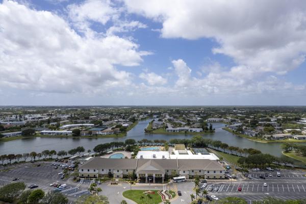 238 Chatham L, West Palm Beach, Florida 33417, image 2