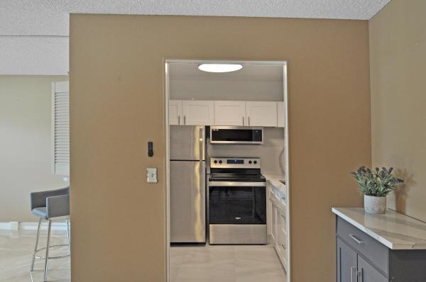 238 Chatham L, West Palm Beach, Florida 33417, image 1