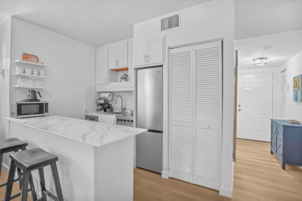 Tennis Lodges, 11863 Wimbledon Cir #422, Wellington, Florida 33414, image 1