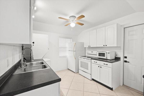 Lake Worth Town, 915 N K St, Lake Worth Beach, Florida 33460, image 1