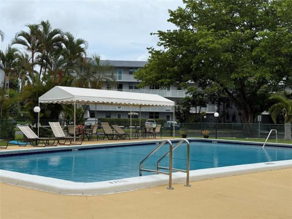 Royal Park, 112 Royal Park Dr #4B, Oakland Park, Florida 33309, image 2