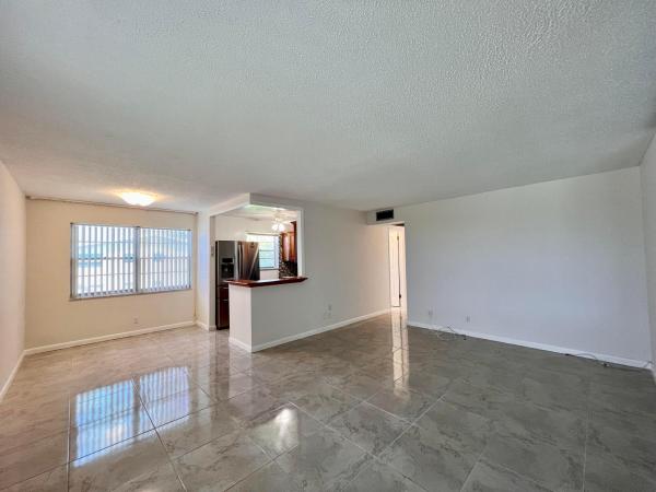 136 Somerset G, West Palm Beach, Florida 33417, image 2