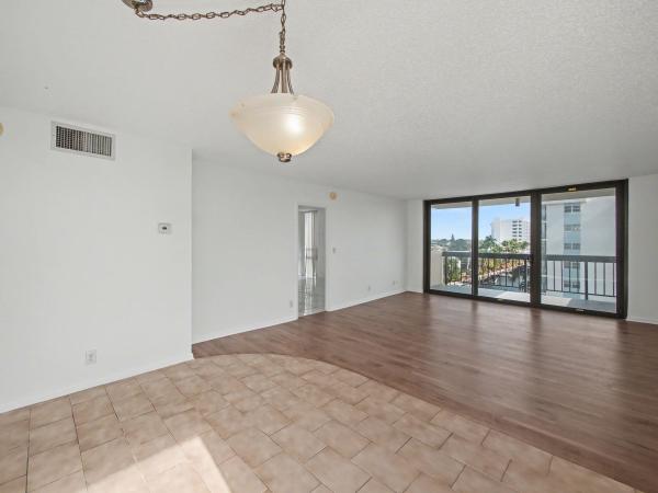 Coral Towers, 4800 Bayview Dr #606, Fort Lauderdale, Florida 33308, image 2