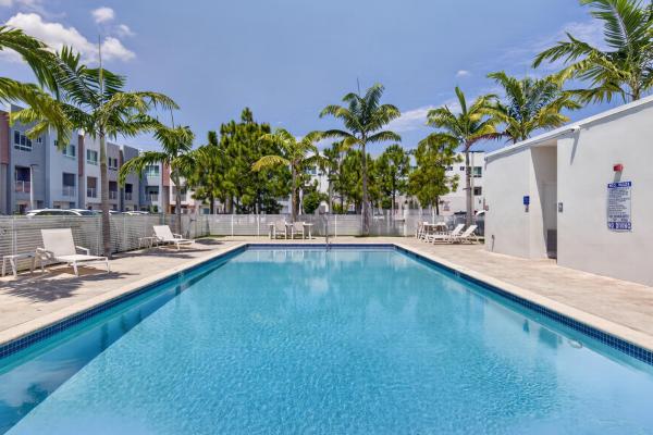 2535 NE 193rd St #3203, Unincorporated Dade County, Florida 33180, image 3