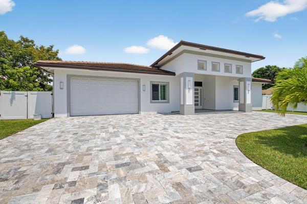 Boca Raton Riviera, 711 NE 6th St, Boca Raton, Florida 33432, image 2