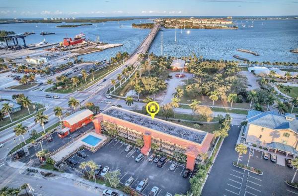 Indian River Place, 701 N Indian River Dr #105, Fort Pierce, Florida 34950, image 2