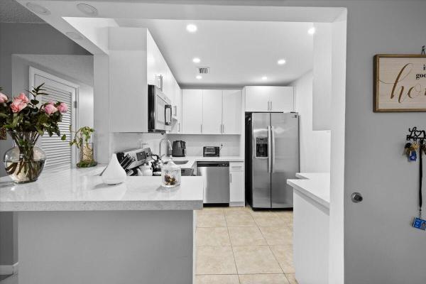 Oakbrook Village, 8280 SW 24th St #7302, North Lauderdale, Florida 33068, image 2