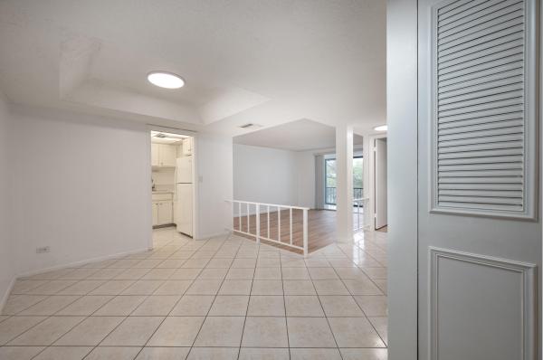 International Village At Inverrary, 3660 Inverrary Dr #3Q, Lauderhill, Florida 33319, image 2