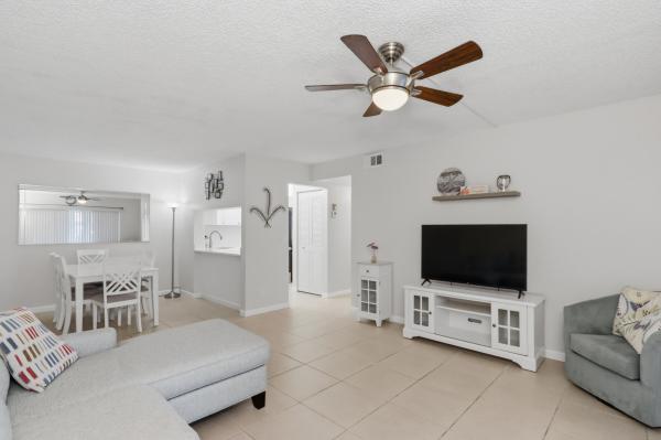 Pine Ridge North 2, 627 Sea Pine Way #D1, Greenacres, Florida 33415, image 3