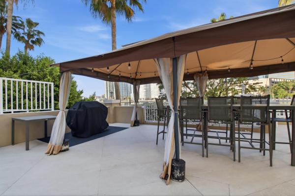 Courvoisier Courts, 701 Brickell Key Blvd #610, Miami, Florida 33131, image 1