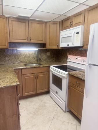 Lakeside Point Gardens, 2381 Sunset Ave #117, Lake Worth Beach, Florida 33461, image 2