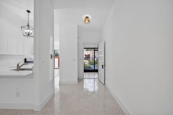 Boynton Lakes 3, 29 Fawlkland Cir, Boynton Beach, Florida 33426, image 2