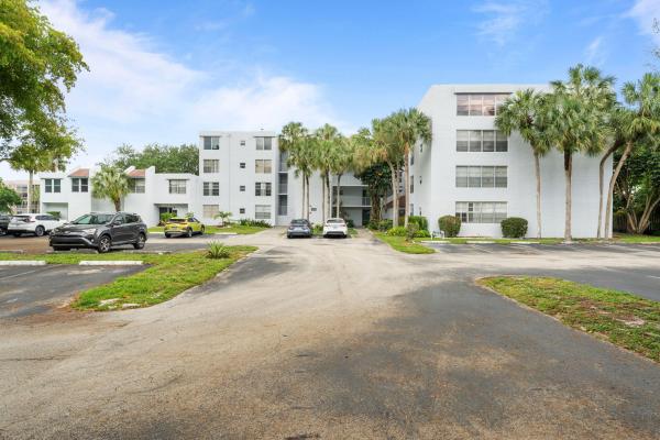 Live Oak Of Pine Island Ridge, 9470 Live Oak Pl #204, Davie, Florida 33324, image 1