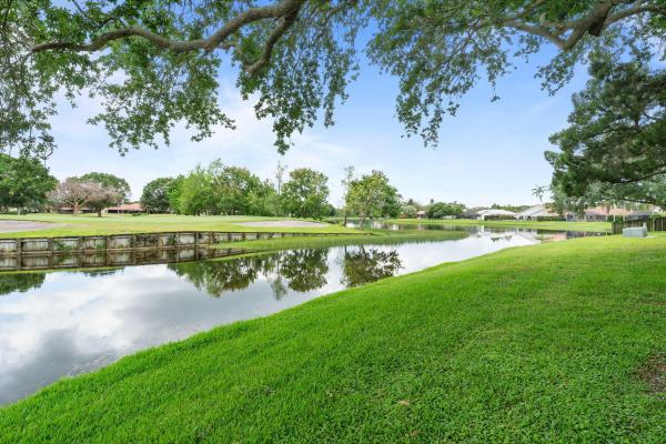 Live Oak Of Pine Island Ridge, 9470 Live Oak Pl #204, Davie, Florida 33324, image 3