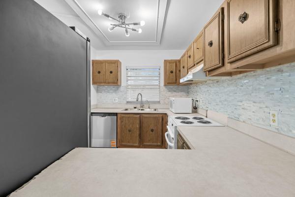 Live Oak Of Pine Island Ridge, 9470 Live Oak Pl #204, Davie, Florida 33324, image 3