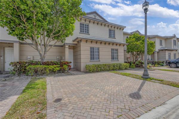 Marsh Harbour, 2037 Nassau Dr, Riviera Beach, Florida 33404, image 2