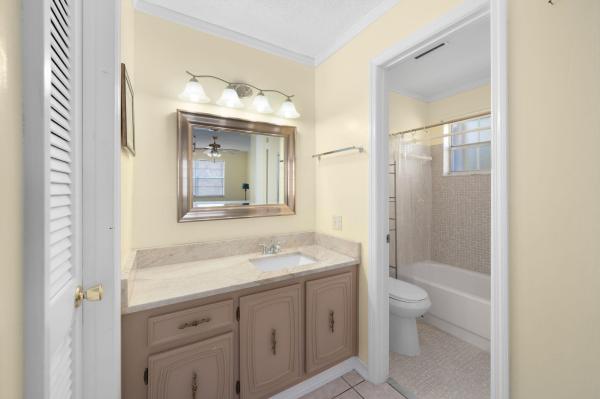 109 Lakes End Dr #D, Fort Pierce, Florida 34982, image 2