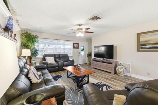 Palm Beach Leisureville, 2398 SW 9th Ave, Boynton Beach, Florida 33426, image 1