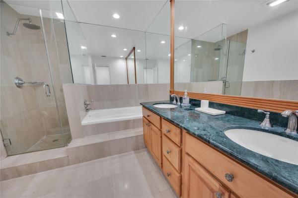 Poinciana Island Yacht & Racquet Club, 314 Poinciana Dr #806, Sunny Isles Beach, Florida 33160, image 1