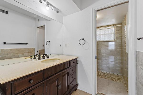 Tamberlane, 5570 Tamberlane Cir #131, Palm Beach Gardens, Florida 33418, image 2