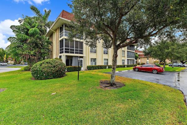 Tamberlane, 5570 Tamberlane Cir #131, Palm Beach Gardens, Florida 33418, image 2