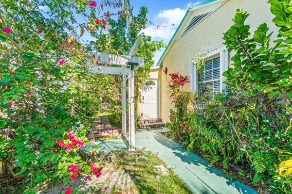 The Gardens, 629 Selkirk St, West Palm Beach, Florida 33405, image 2