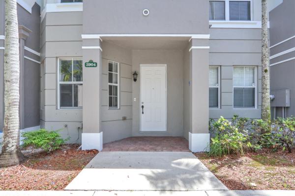 Shoma Townhomes At Royal Palm Beach, 3904 Shoma Dr, Royal Palm Beach, Florida 33414, image 3