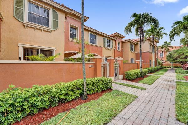 The Villas At Harbor Isles, 4926 Spinnaker Dr #5007, Dania Beach, Florida 33312, image 3