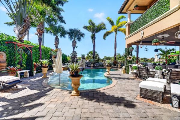 Wellington View, 611 Edgebrook Ln, West Palm Beach, Florida 33411, image 2