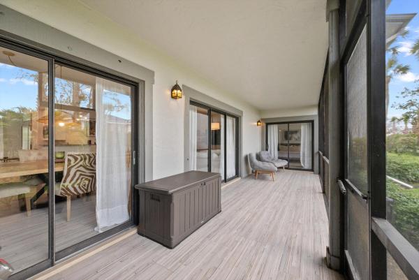 Golf Cottages, 11355 Pond View Dr #D104, Wellington, Florida 33414, image 2