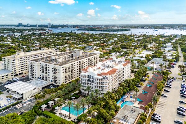 Dolce Vita, 155 Ocean Ave #305, Palm Beach Shores, Florida 33404, image 1