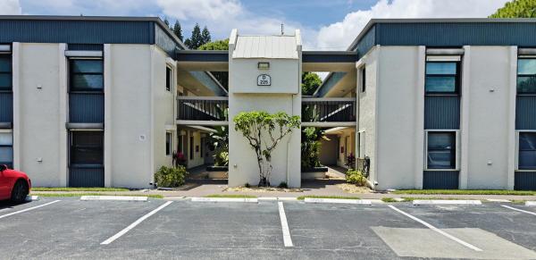 Towne Greene, 225 SE 10th St #3D, Deerfield Beach, Florida 33441, image 2