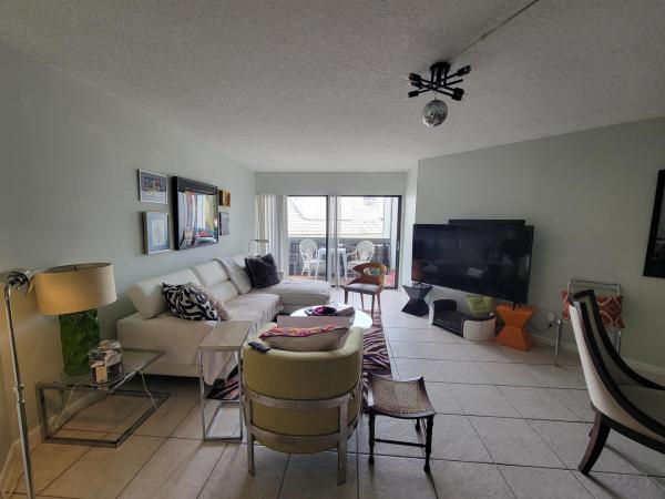 Presidential Golfview, 1850 N Congress Ave #201, West Palm Beach, Florida 33401, image 1