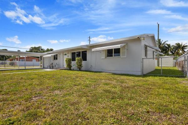 101 NE 195th St, Unincorporated Dade County, Florida 33179, image 1