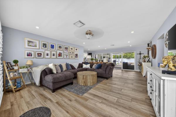 Lighthouse Point Residential, 2231 NE 34th St, Lighthouse Point, Florida 33064, image 2