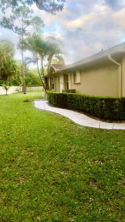 Joggers Run, 2004 Maplewood Dr, Greenacres, Florida 33415, image 3