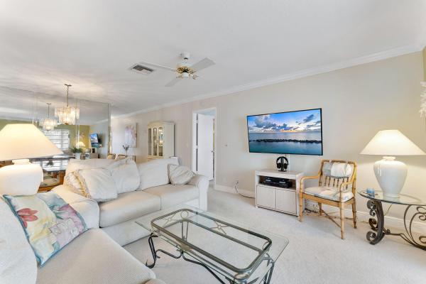 The Pines Of Delray, 2401 Del Aire Blvd #201, Delray Beach, Florida 33445, image 3