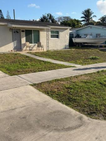 Palm Springs Village, 320 Winged Foot Rd, Palm Springs, Florida 33461, image 1