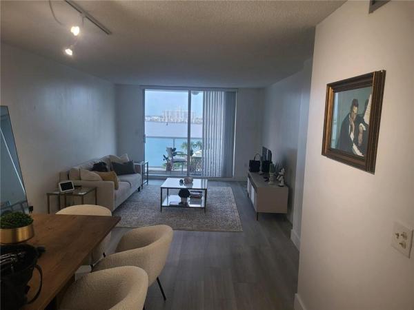 Stratford House, 2841 NE 163rd St #1111, North Miami Beach, Florida 33160, image 1