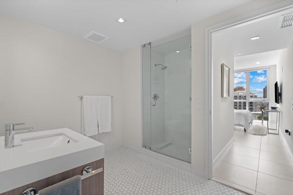 Tiffany House, 401 N Birch Rd #1102, Fort Lauderdale, Florida 33304, image 3