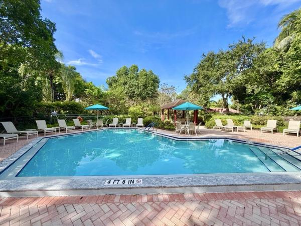Palm-Aire Country Club 1, 2800 N Palm Aire Dr #404, Pompano Beach, Florida 33069, image 3