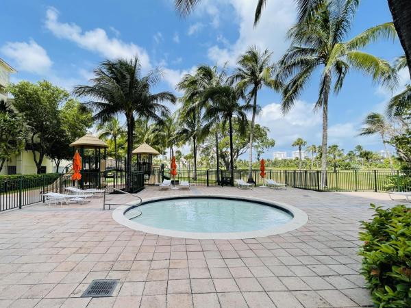 Turnberry Village South Tower, 19900 E Country Club Dr #210, Aventura, Florida 33180, image 3