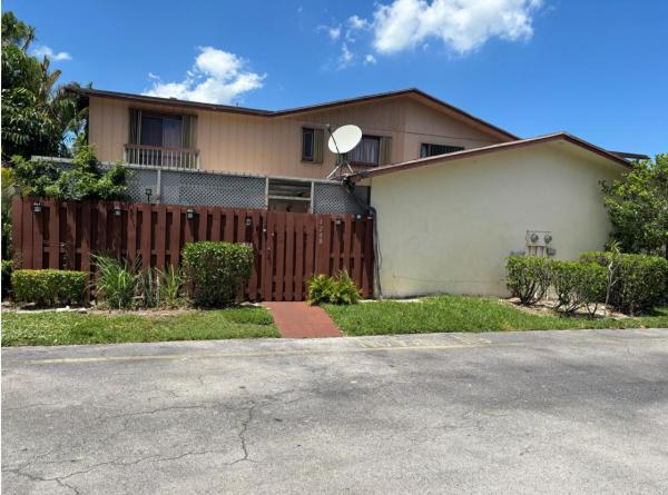 4248 S Landar Dr, Lake Worth, Florida 33463, image 1